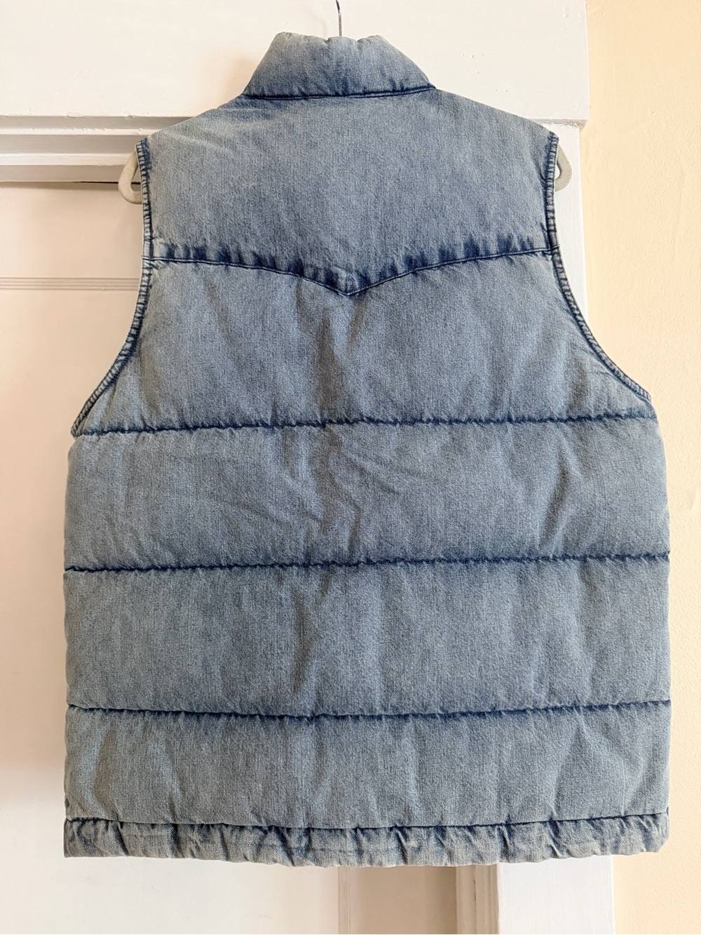 Levi’s Men’s Denim Puffer Vest Light Wash Down Fill Size Small NWT - Picture 3 of 5